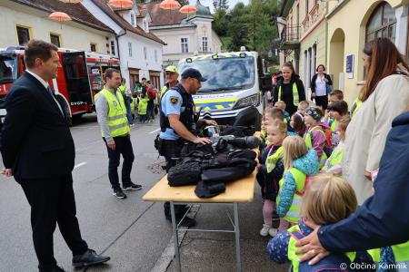 Otroci kamniških šol in vrtcev rajali na Glavnem trgu in se učili o trajnostni mobilnosti (39)